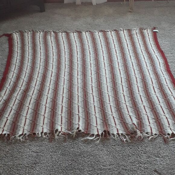 Vintage handmade 66" X 66" afghan in beautiful southwestern colors. - Picture 4 of 7